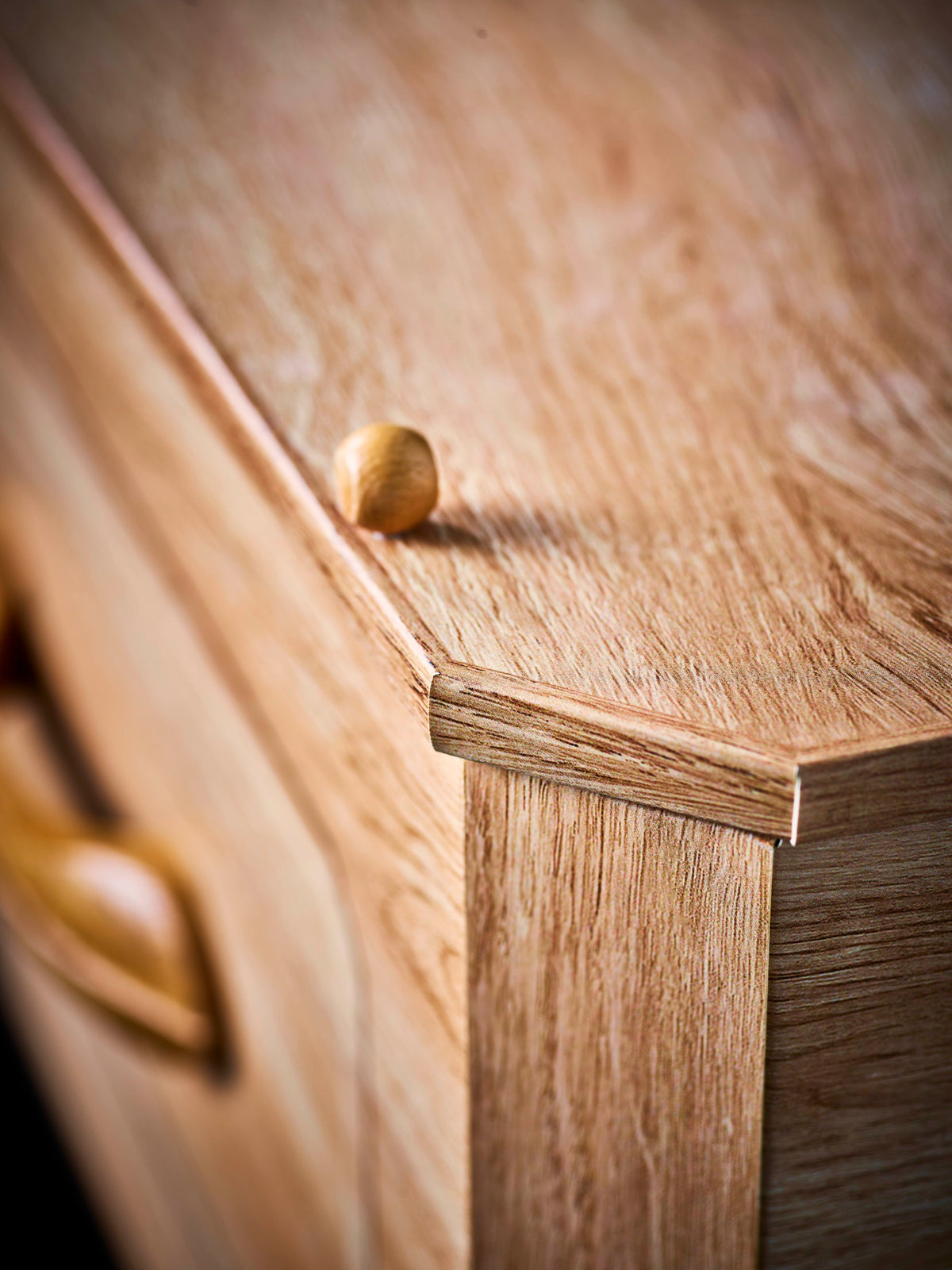 Premium Forest Board Coffin — corner and wood grain detail