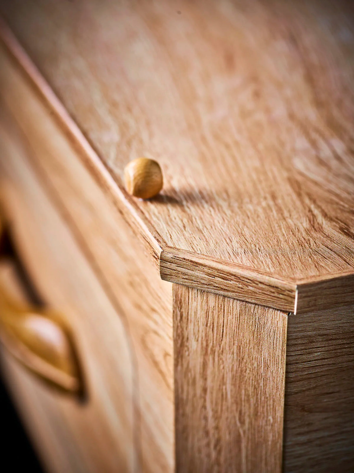Forest board corner and wood grain detail